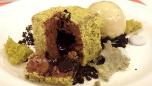 "Chocolate Forest": chocolate mousse cake with pistachio ice cream